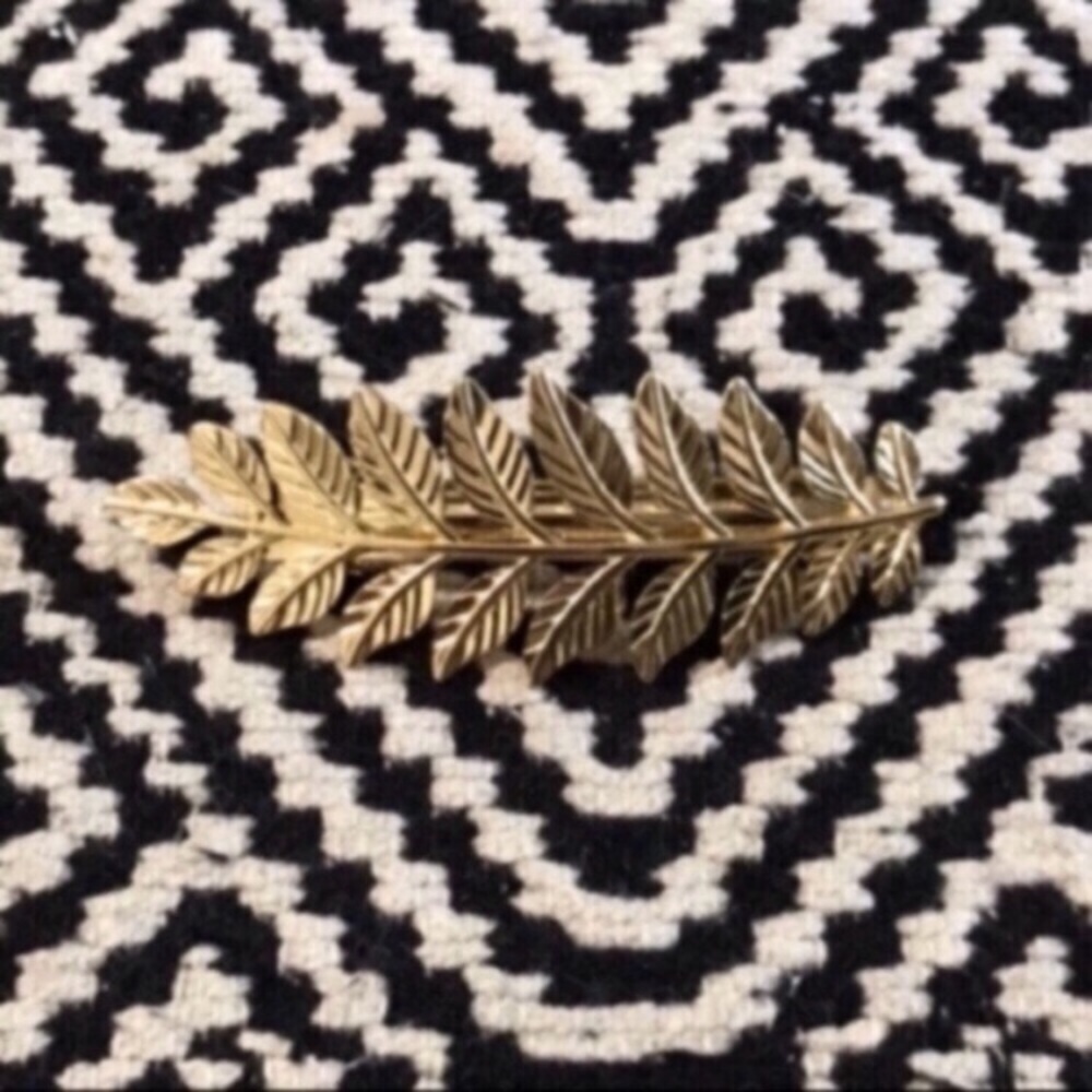 🌿🍂 NWT Gold Leaf Hair Clip🌿🍂🌿🍂